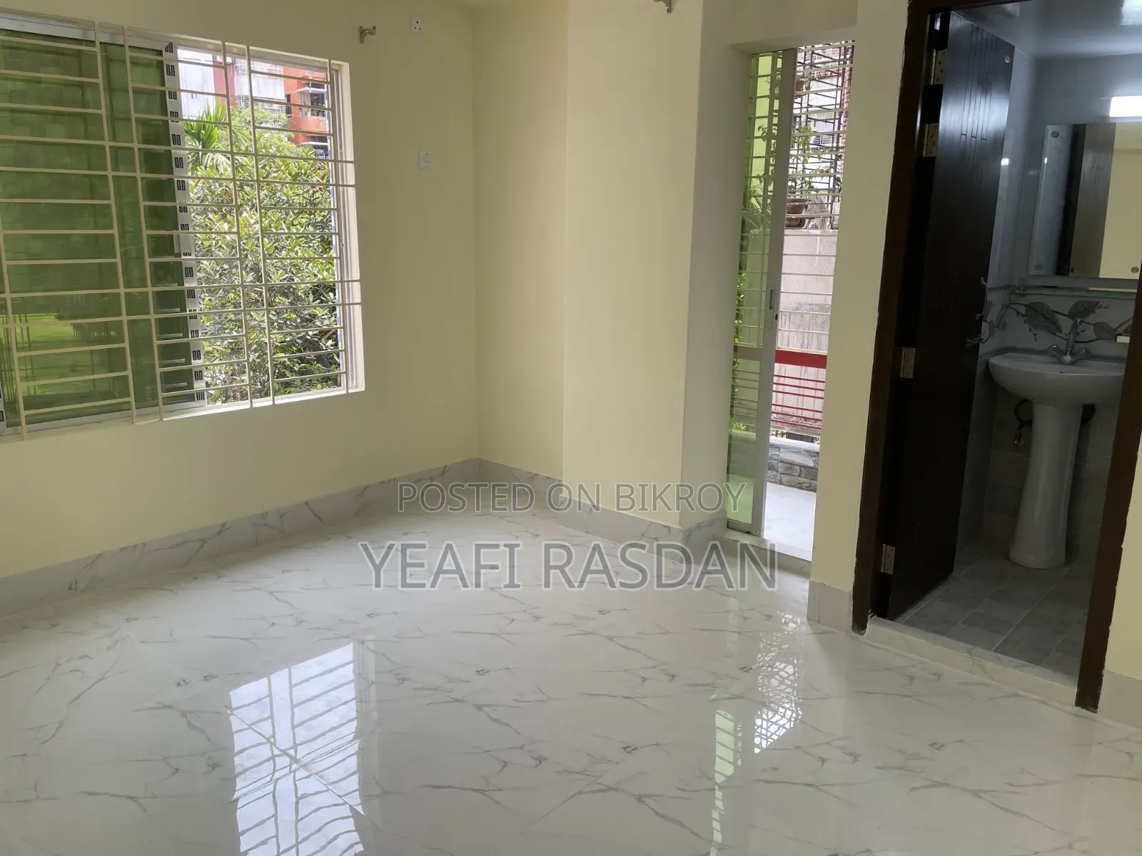 3bdrm Apartment in Moitry Bhaban, Kazipara for Rent