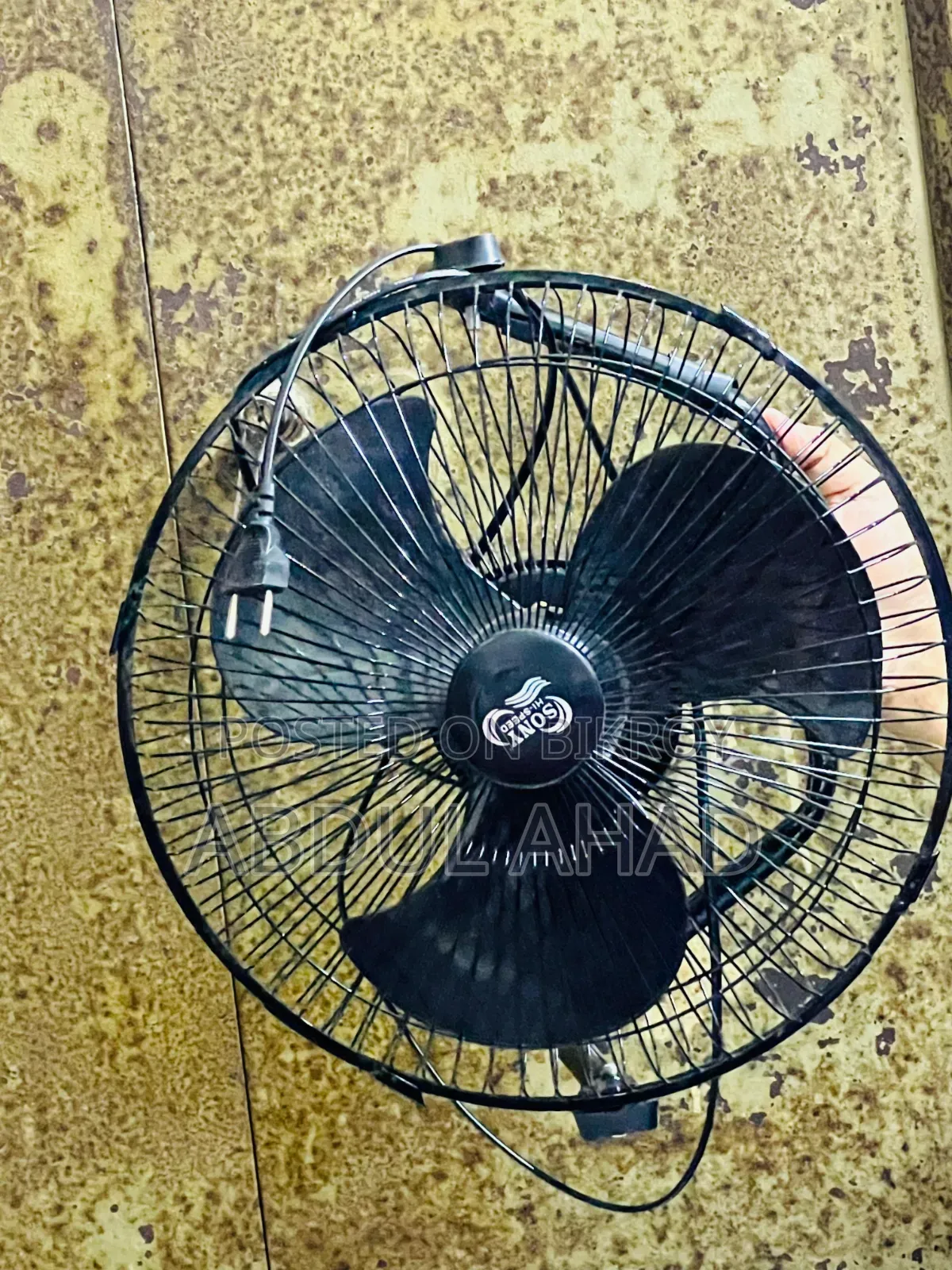 একটি ফ্যান বিক্রি হবে