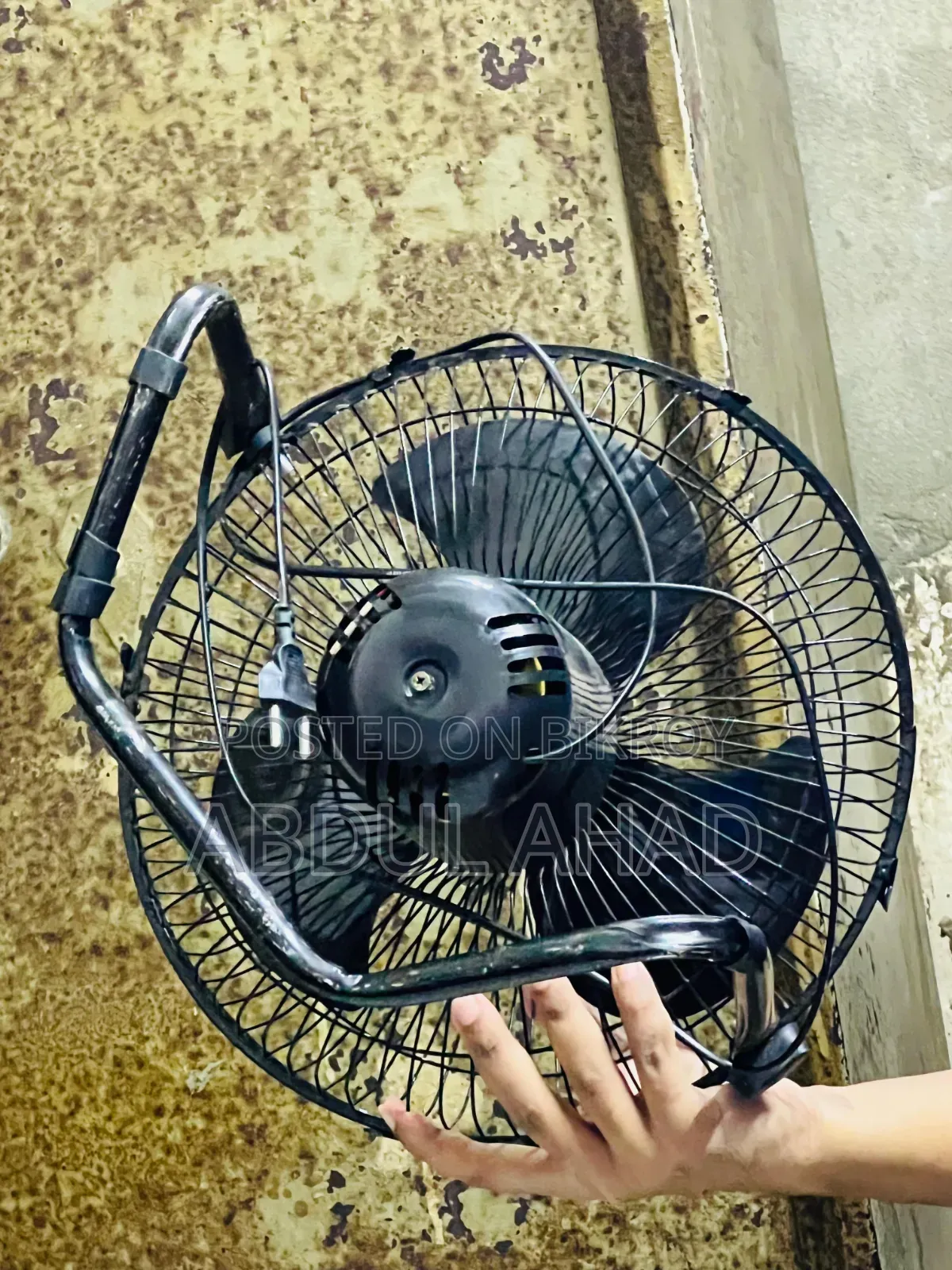 একটি ফ্যান বিক্রি হবে