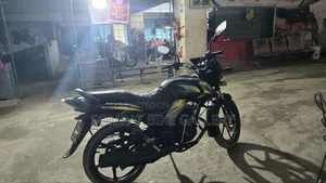 TVS Stryker 125 2018 Yellow
