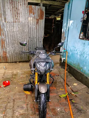 Hero Xtreme 160R 4V 2025 Brown