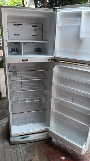 Singer 16 CFT Non Frost Fridge W