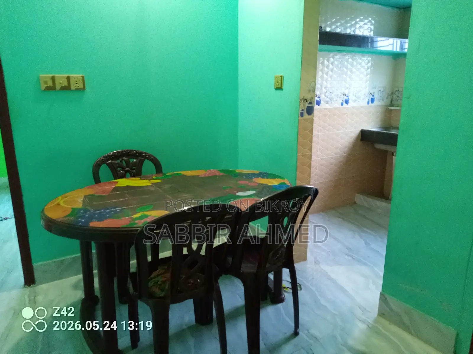 Dining table for sale.