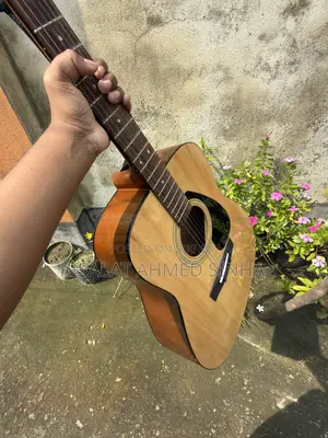 Yamaha F310 Guitar