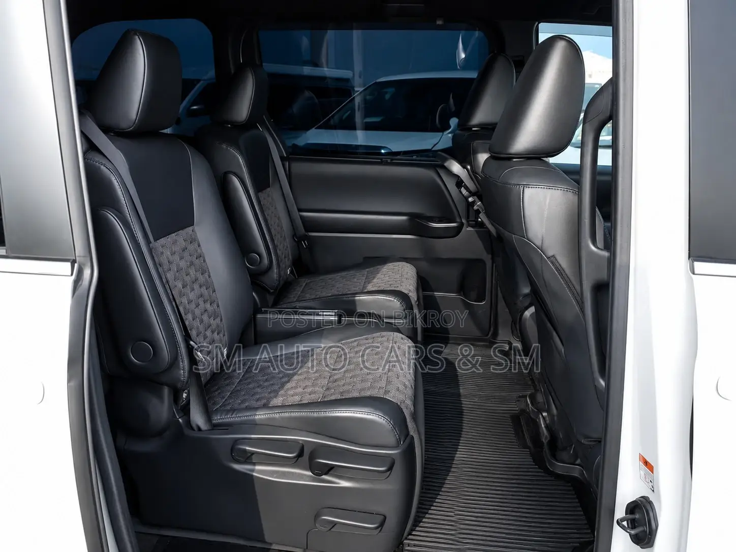 Toyota Voxy 2022 Pearl