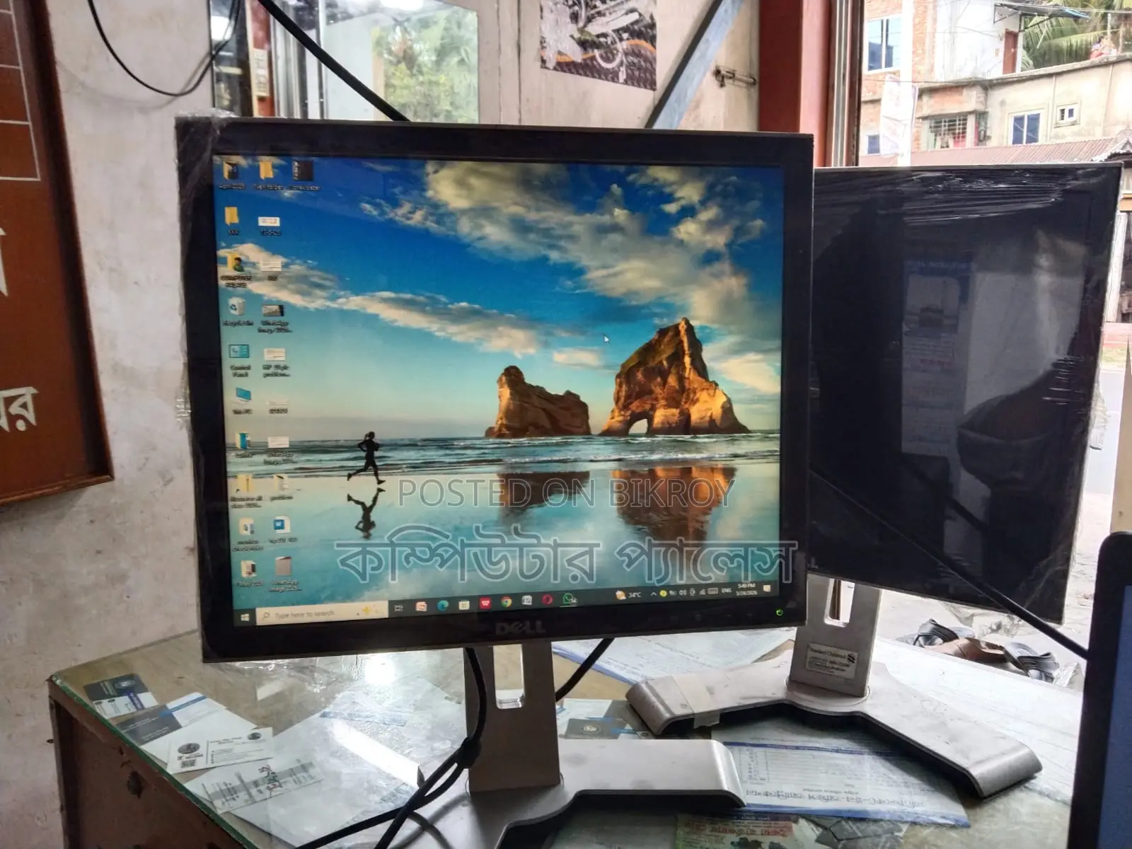 Dell Square Monitor 100% Fresh Moving