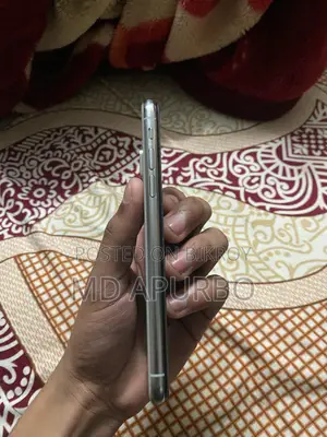 Apple iPhone XS 64 GB White