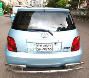 Toyota IST 2004 Green