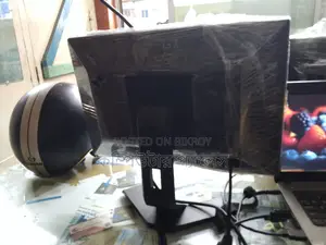 17 Dell Wide Monitor 100% Fresh