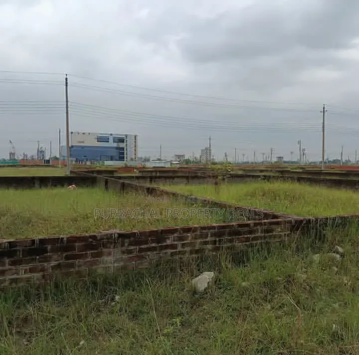 Premium 15 Katha Plot for Sale in United City | Sector-01