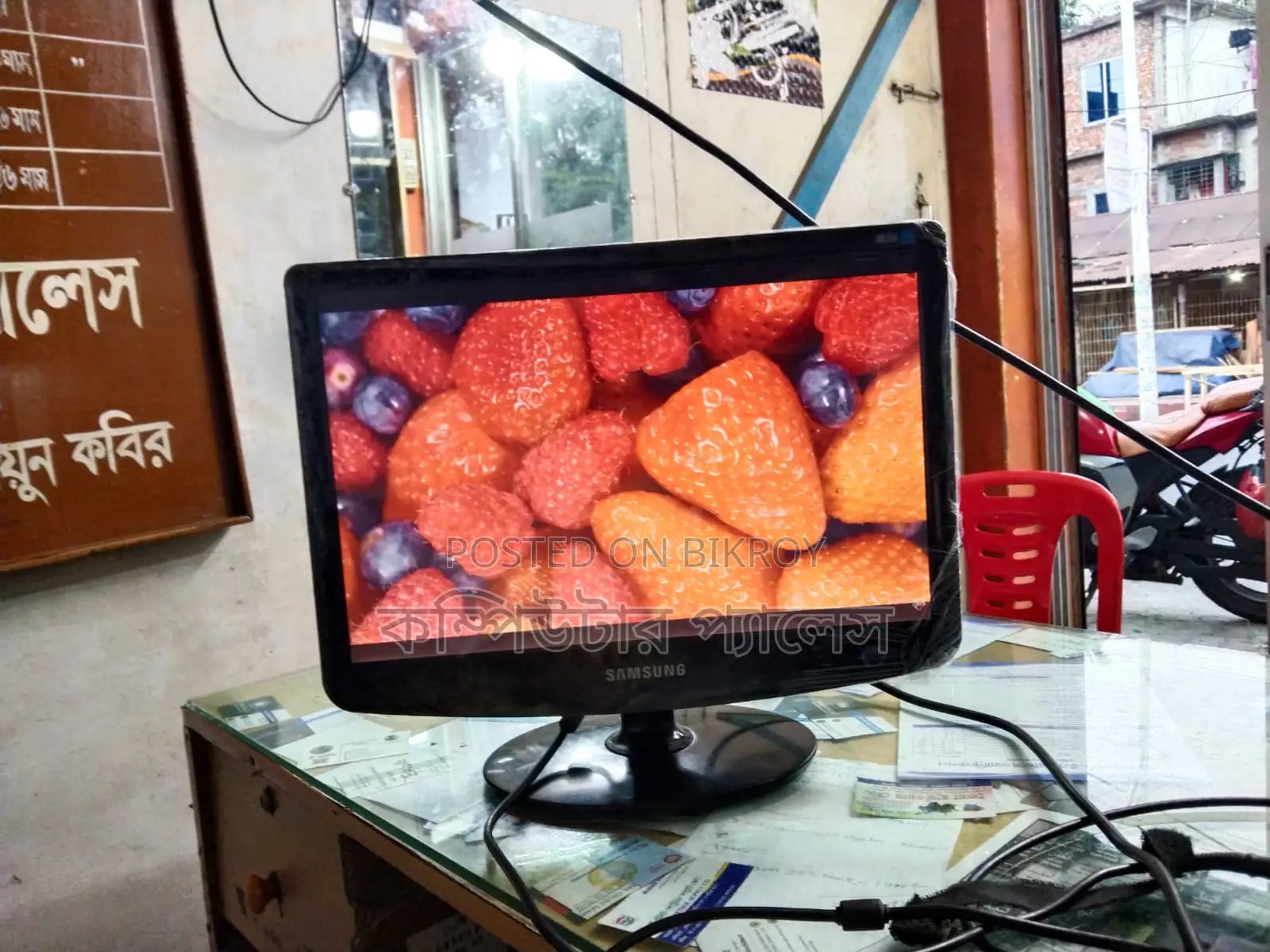 Samsung Wide Monitor 100% Fresh