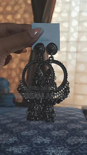 নতুন কানের দুল