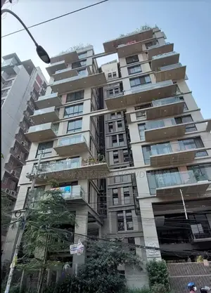 ধানমন্ডি ১১/এ-তে ফার্নিশড ৩ বেডরুমের অ্যাপার্টমেন্ট ভাড়ার জন্য
