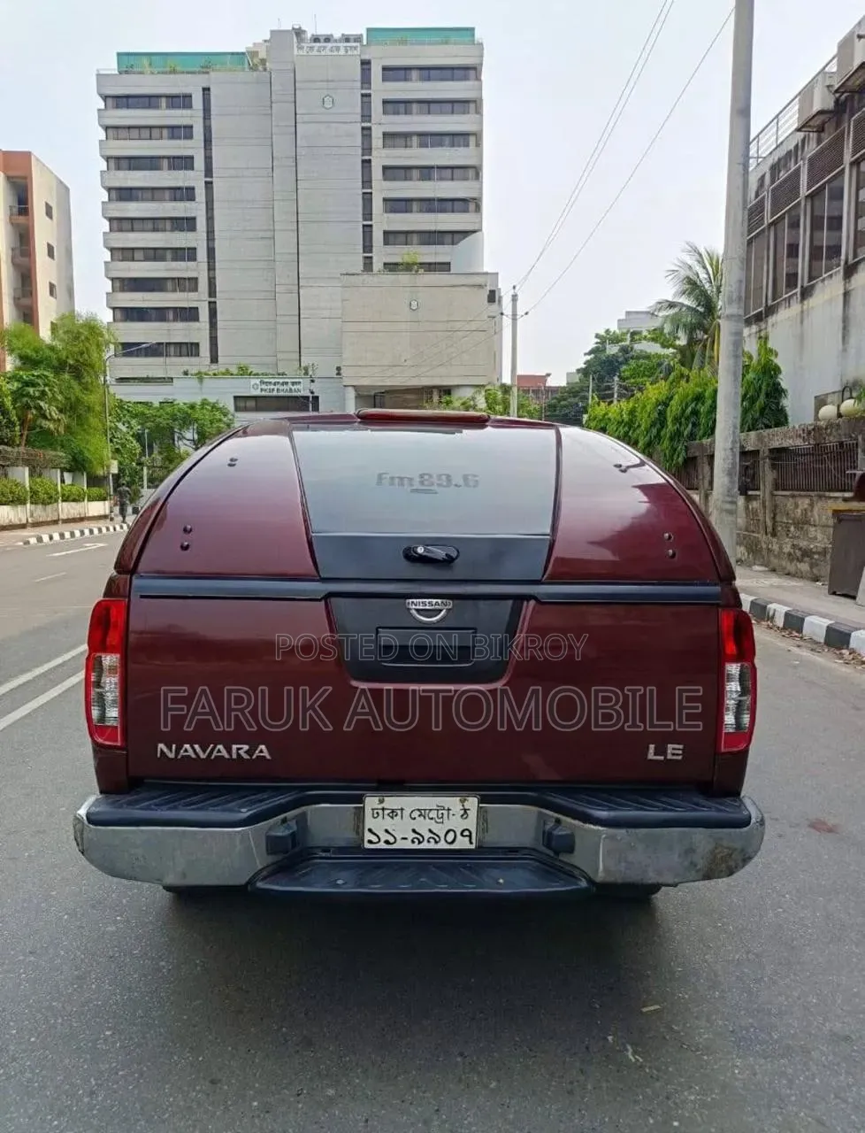 Nissan Navara 2.5 dCi 2010 Maroon
