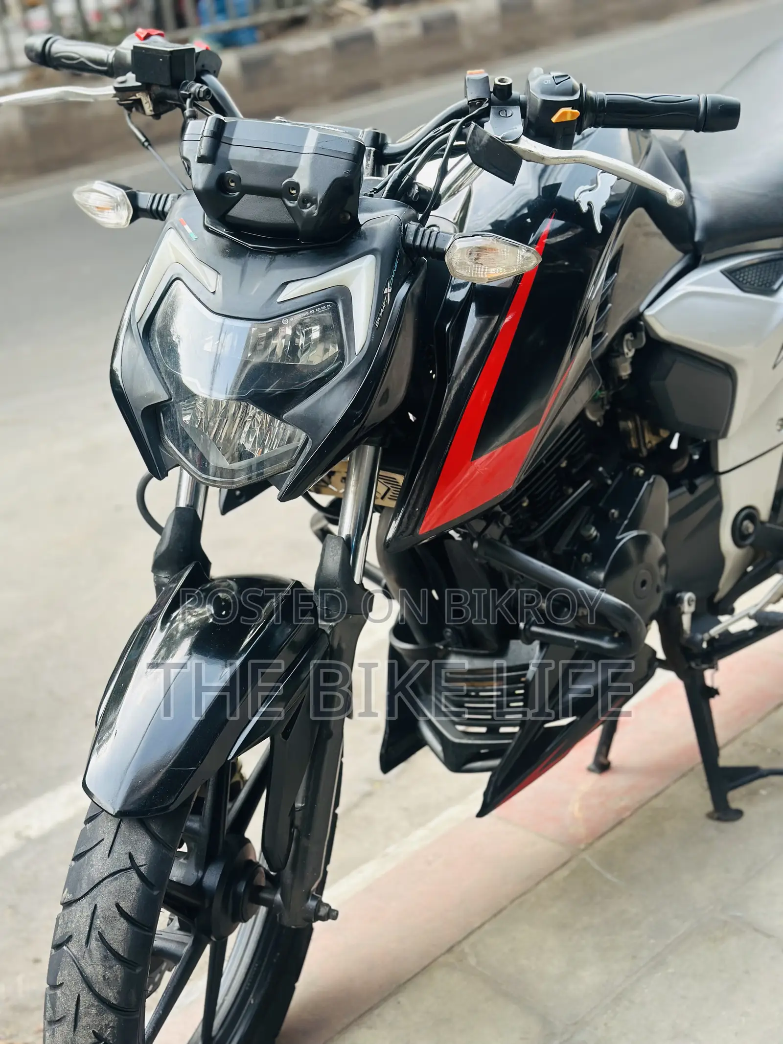 TVS Apache 160 4V 2022 Black