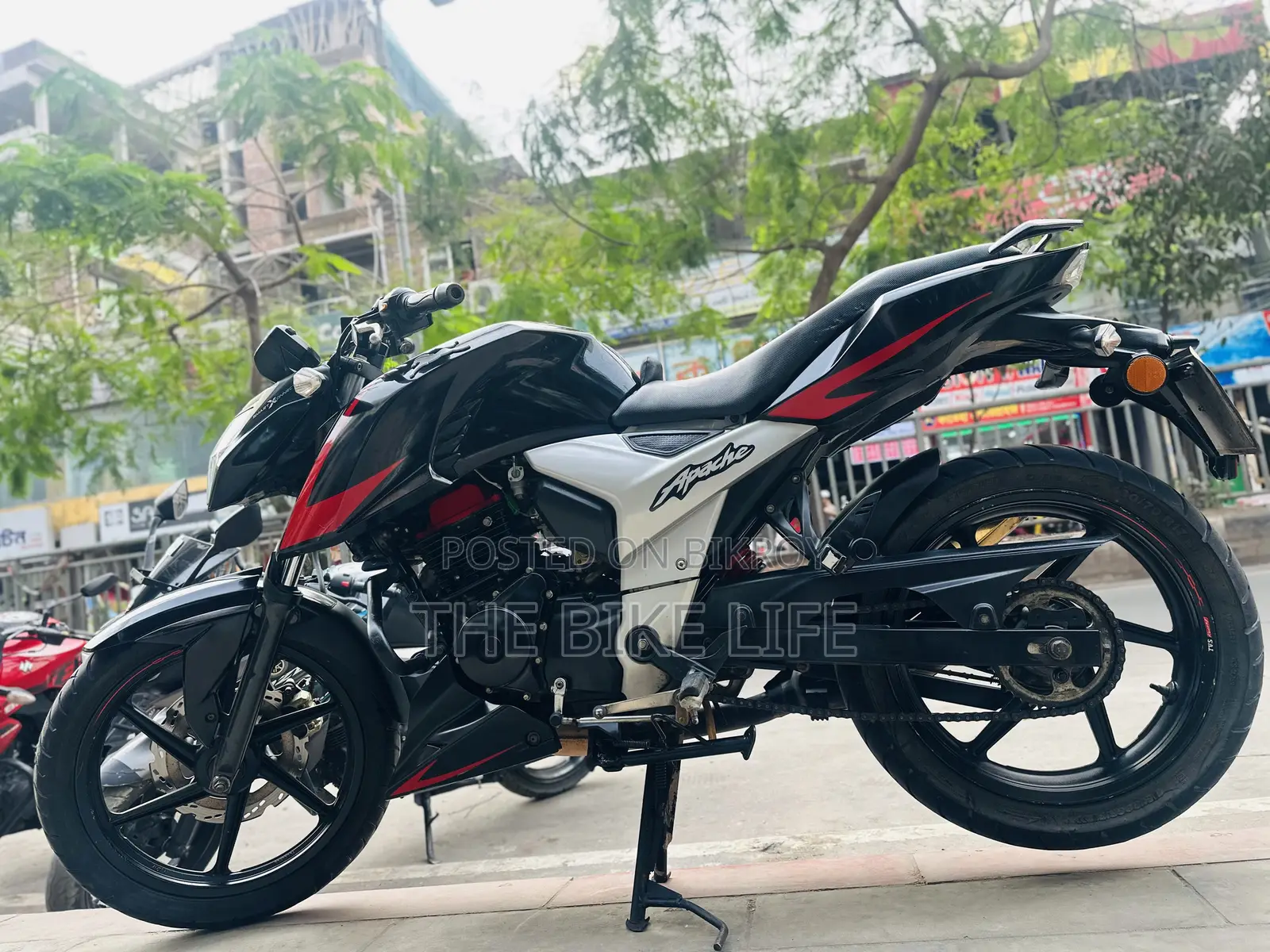 TVS Apache 160 4V 2022 Black
