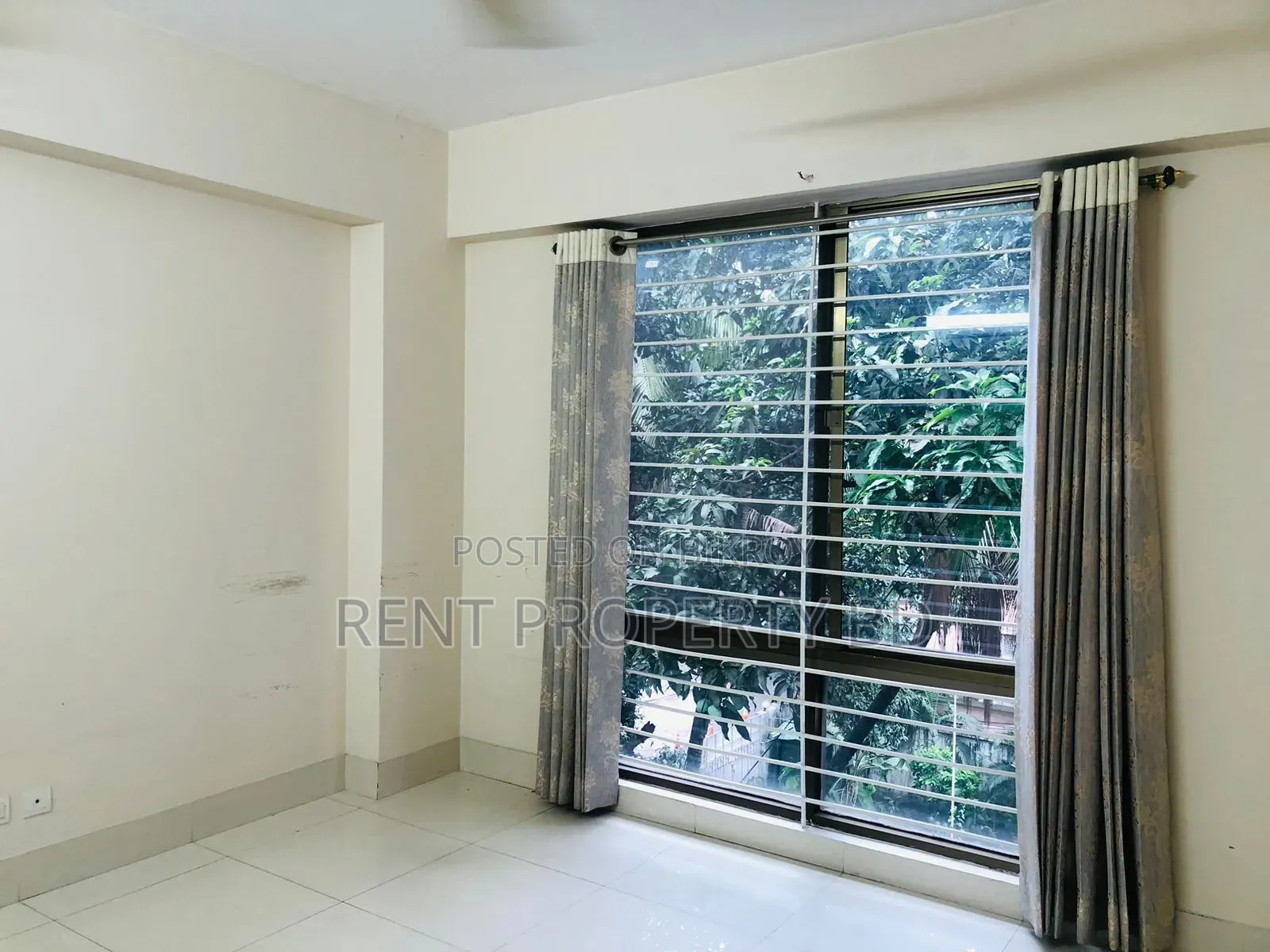 4bdrm Block of Flats in Suvastu, Gulshan for Rent