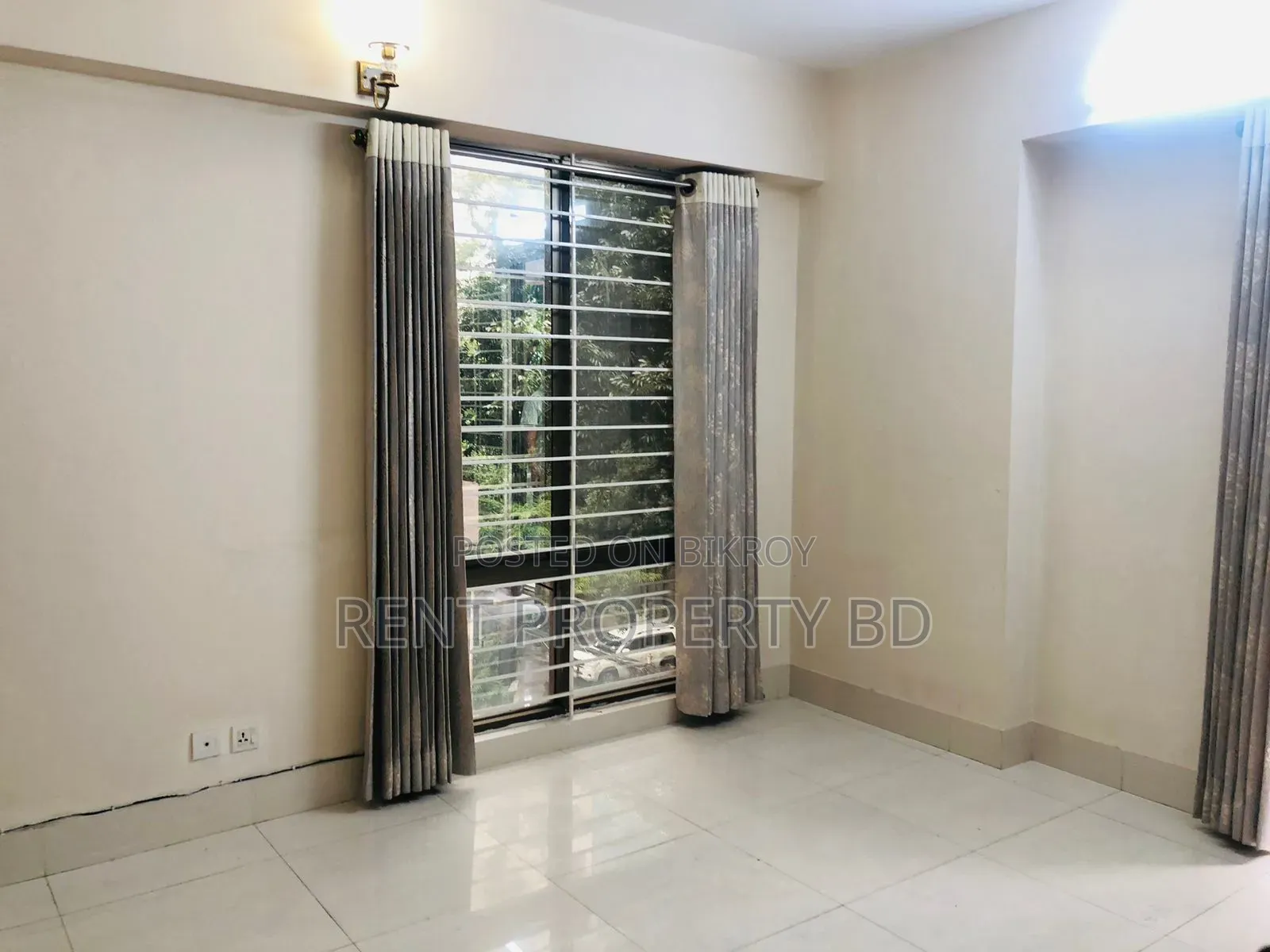 4bdrm Block of Flats in Suvastu, Gulshan for Rent
