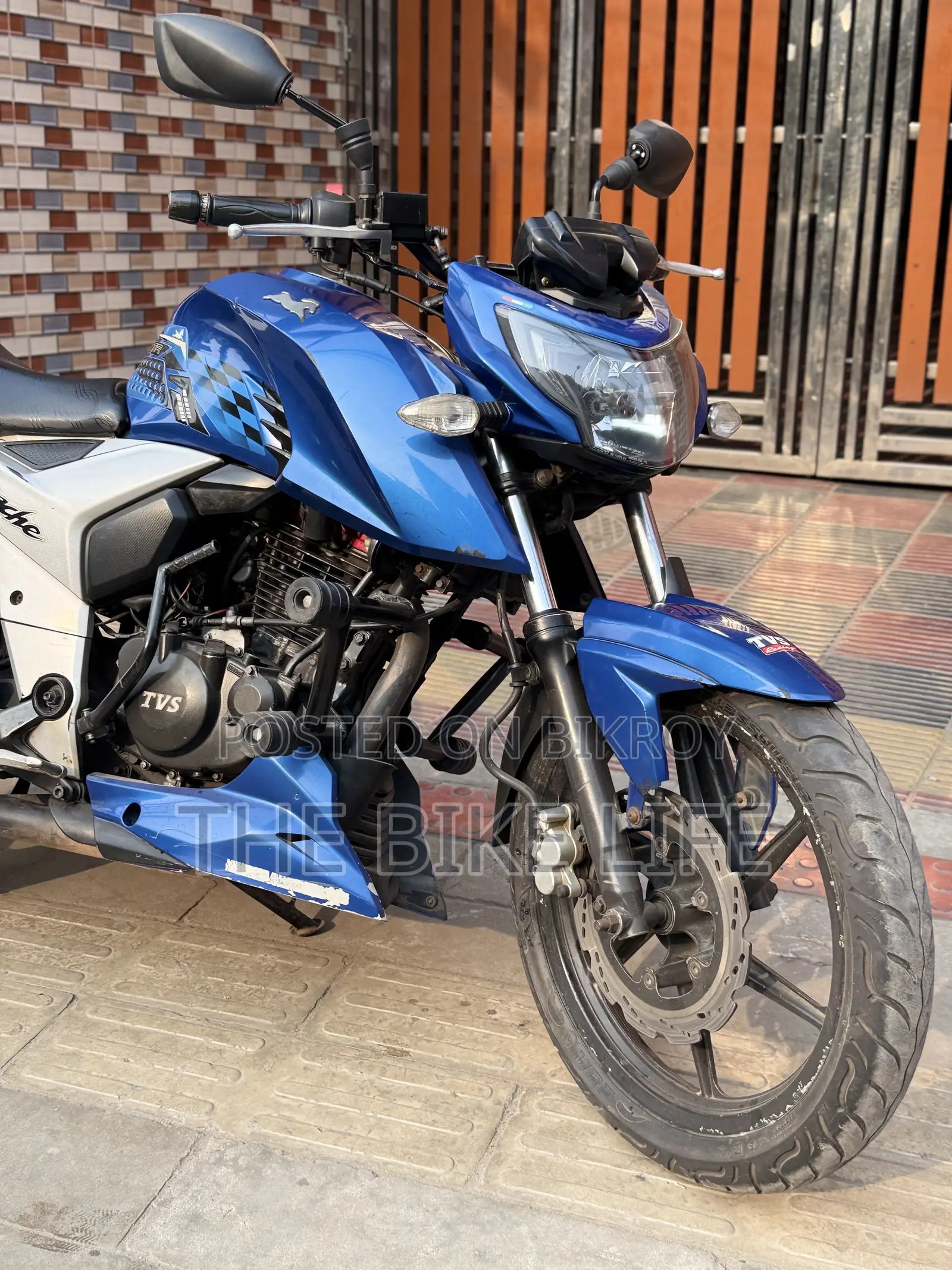 টিভিএস অ্যাপাচি ১৬০ ৪ভি ২০১৯ ব্লু