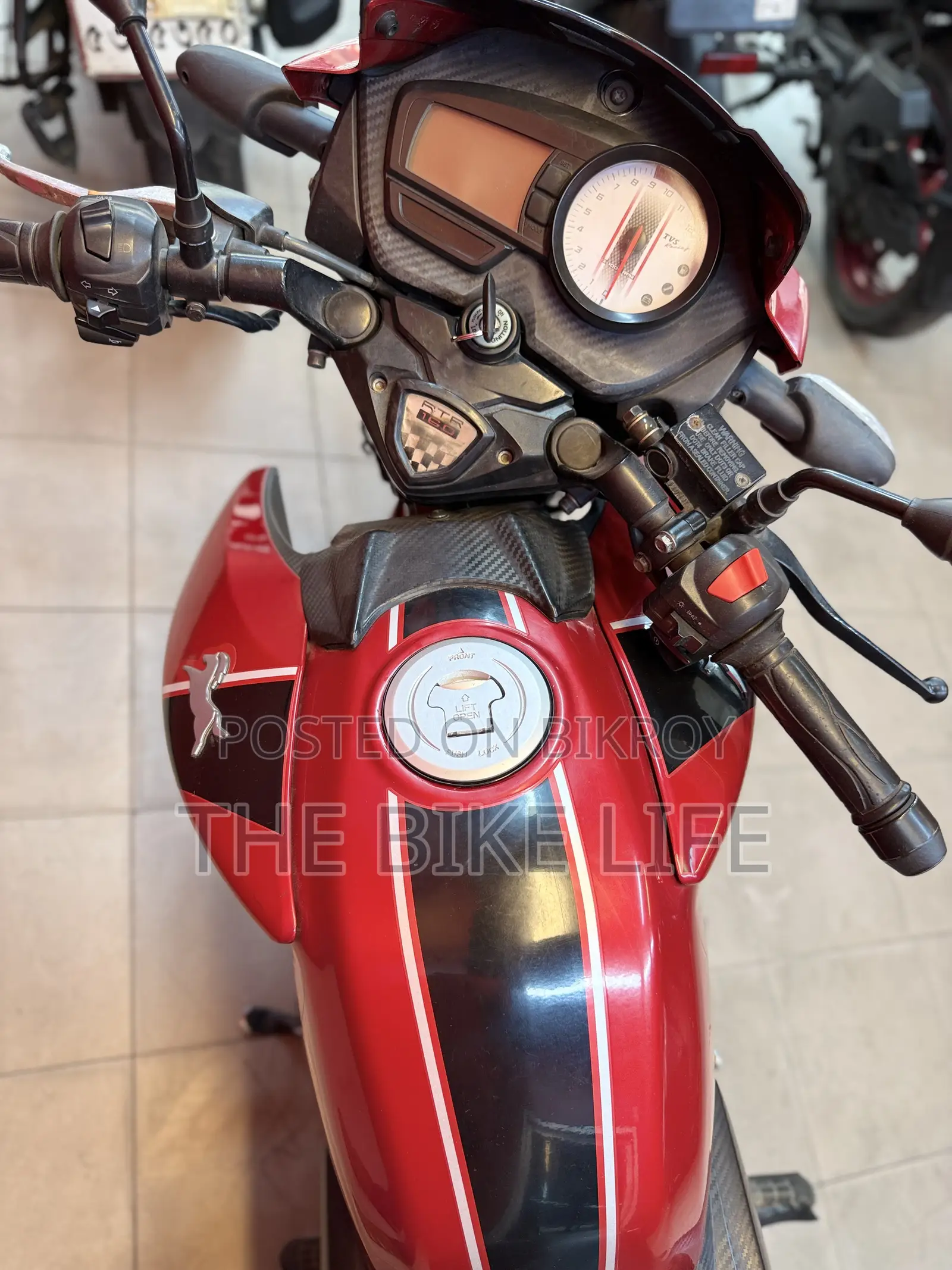 TVS Apache RTR 160 4V 2021 Red