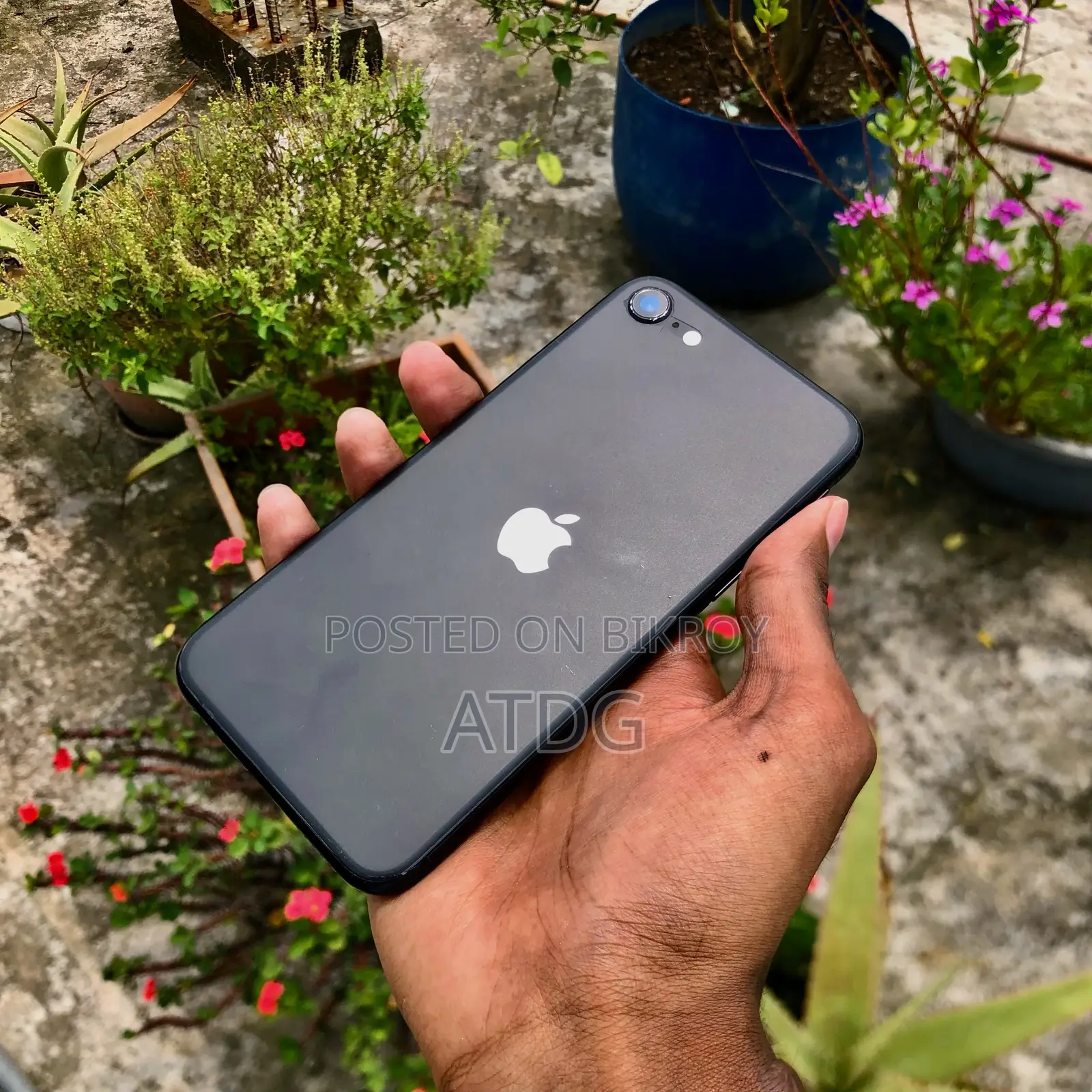 Apple iPhone SE (2020) 64 GB Black