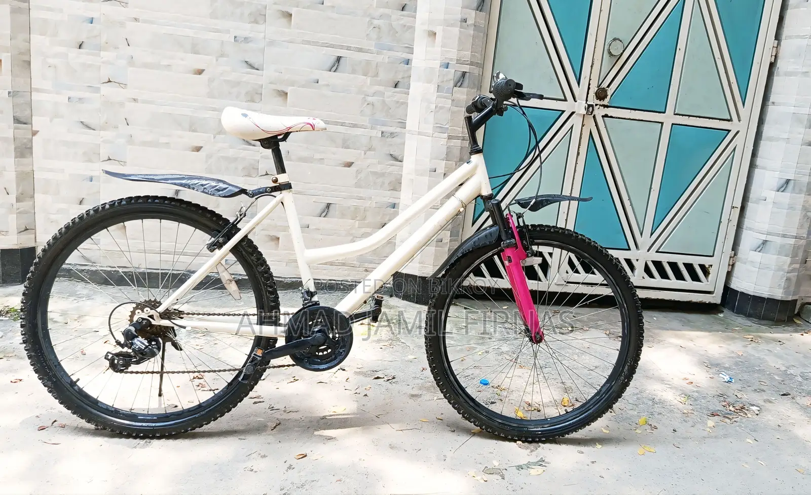 Lady Bicycle With Gear - Very Fresh Condition