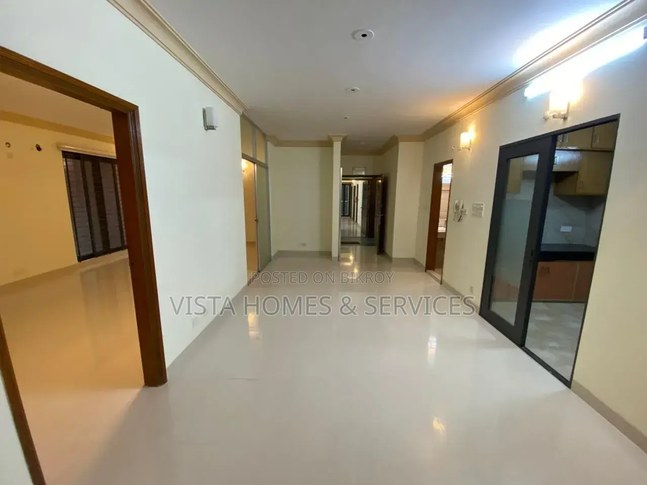 4,000 SFT Exclusive Commercial Floor in Gulshan-1 (Lakeside)