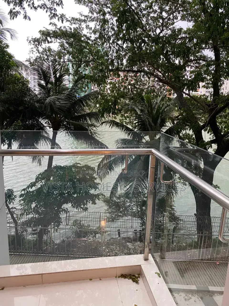 4,000 SFT Exclusive Commercial Floor in Gulshan-1 (Lakeside)