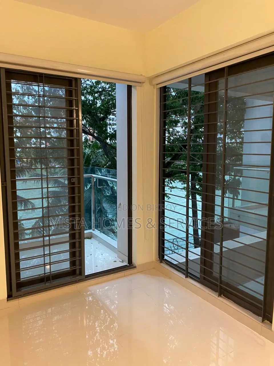 4,000 SFT Exclusive Commercial Floor in Gulshan-1 (Lakeside)
