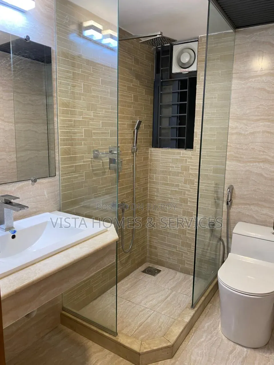 4,000 SFT Exclusive Commercial Floor in Gulshan-1 (Lakeside)