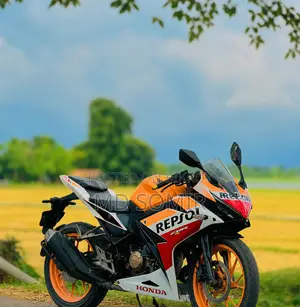 Honda CBR 2021 Orange