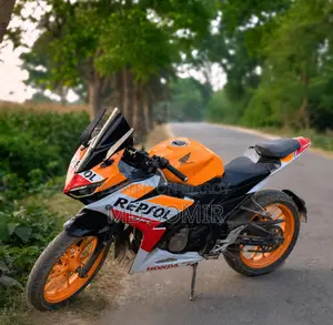 Honda CBR 2021 Orange