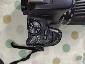 Canon Eos 200d