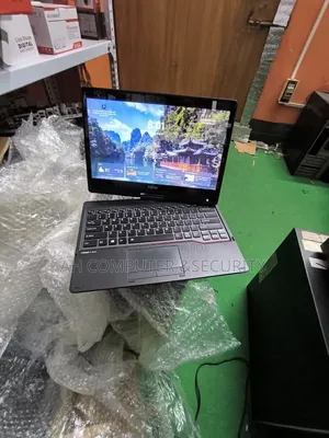 Laptop Fujitsu Lifebook U938 4GB Intel Core I5 SSD 256GB