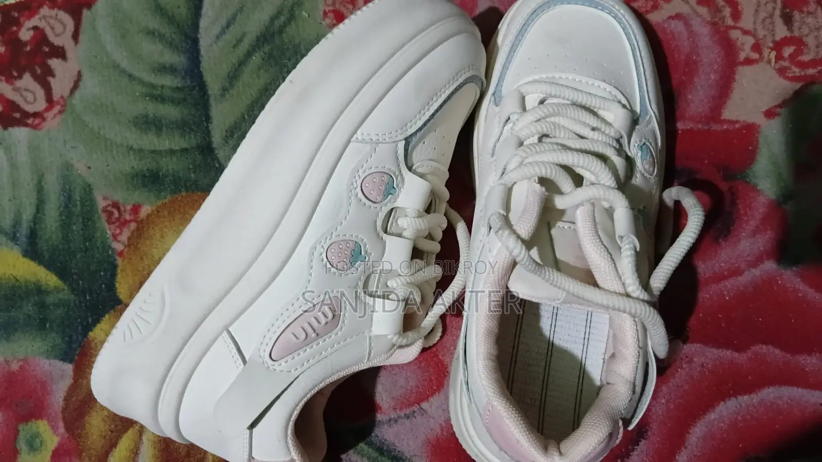 Casual Sneakers, Size 37, Like New