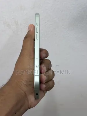 Apple iPhone 15 128 GB Green