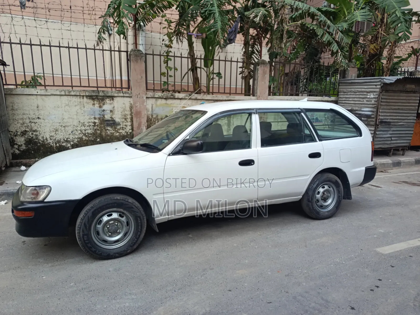 Toyota Corolla Automatic 1999 White