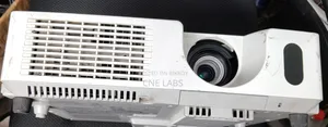 Hitachi Cp-X401 3LCD Projector