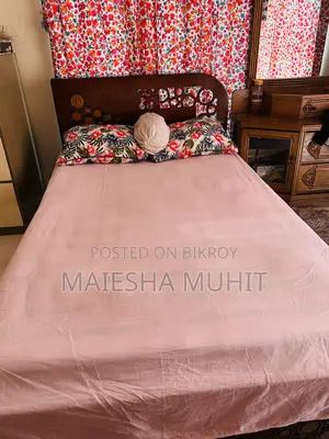 Almost Brand New Semi Double Bed With Mattress and Toshok