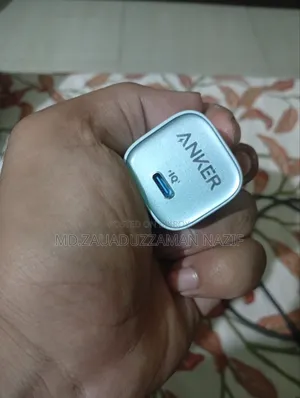 অ্যাঙ্কার ২০ ওয়াট চার্জার সাথে টাইপ সি টু লাইটনিং ক্যাবল