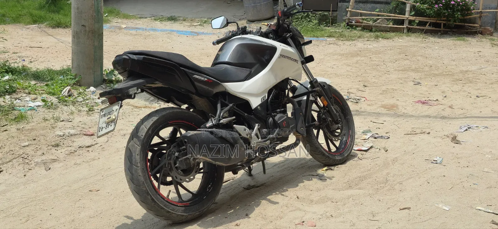 Hero Thriller 160R 2021 White