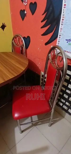 ৪ সিটের ডাইনিং টেবিল