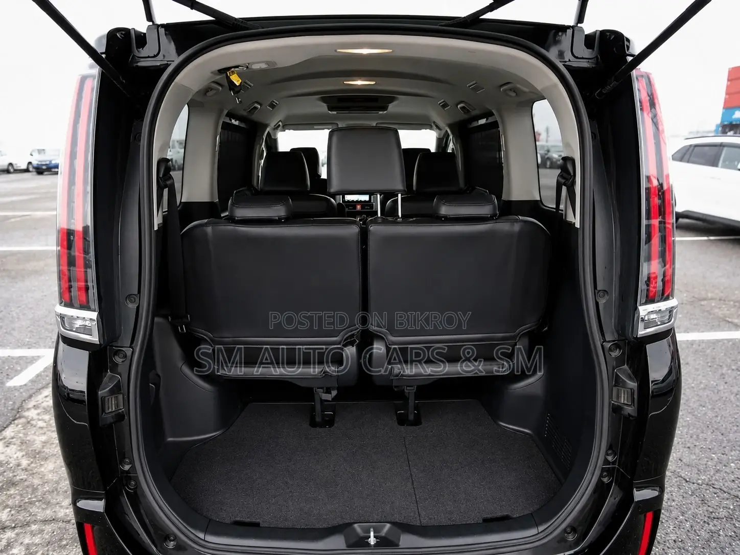 Toyota Noah 1.8 FWD Hybrid (7 Seater) 2021 Black