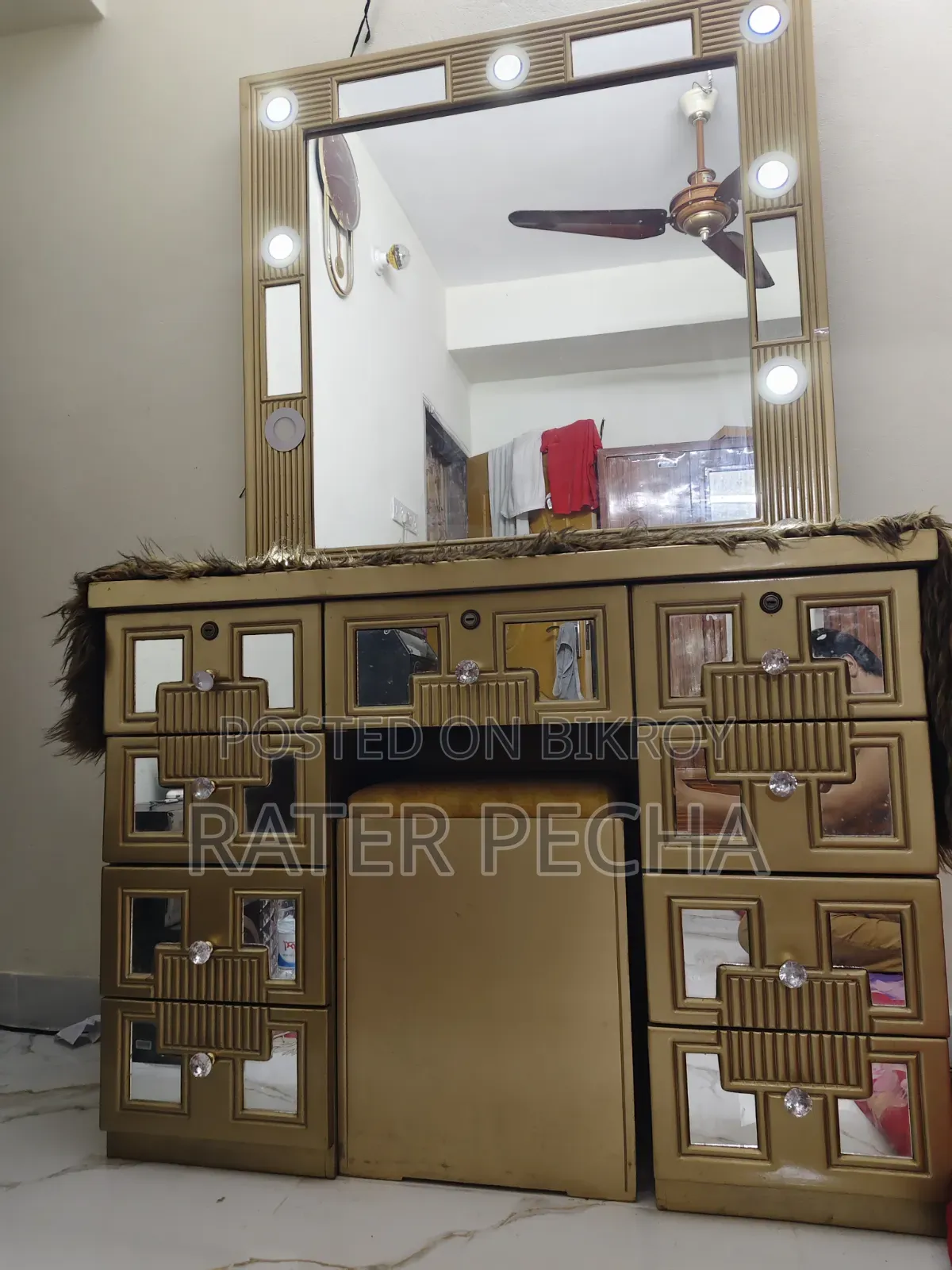 Vanity With Light and Seating Tool