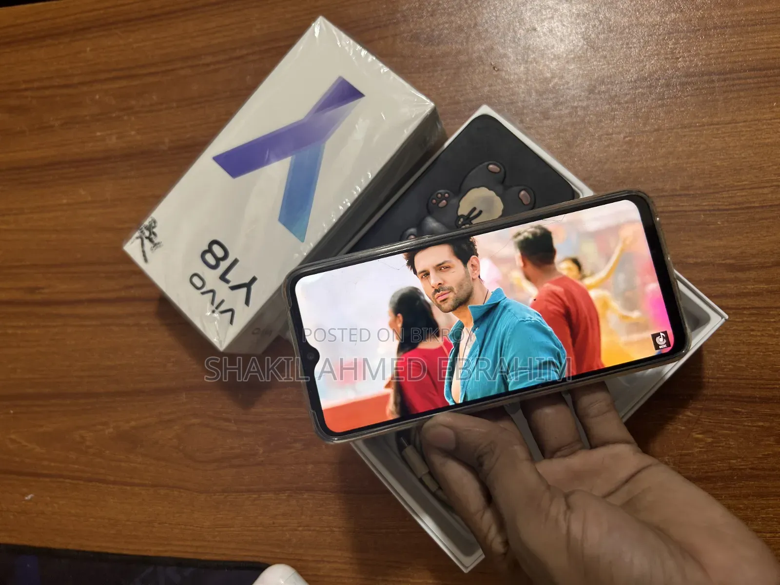 Vivo Y18 128 GB Red