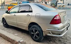 টয়োটা করোলা ২০০৫ গোল্ড