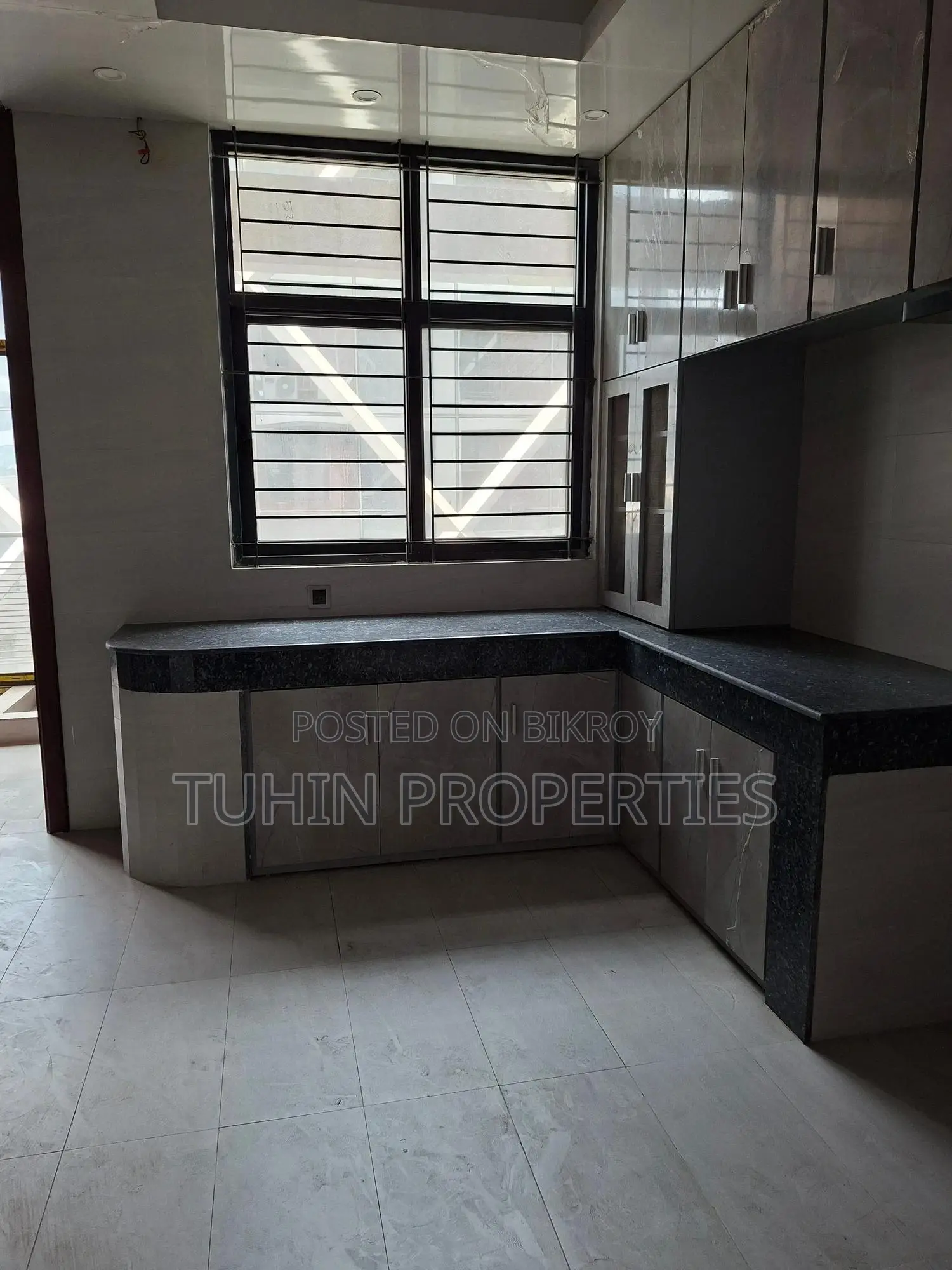 4bdrm Apartment in Gulshan for Sale