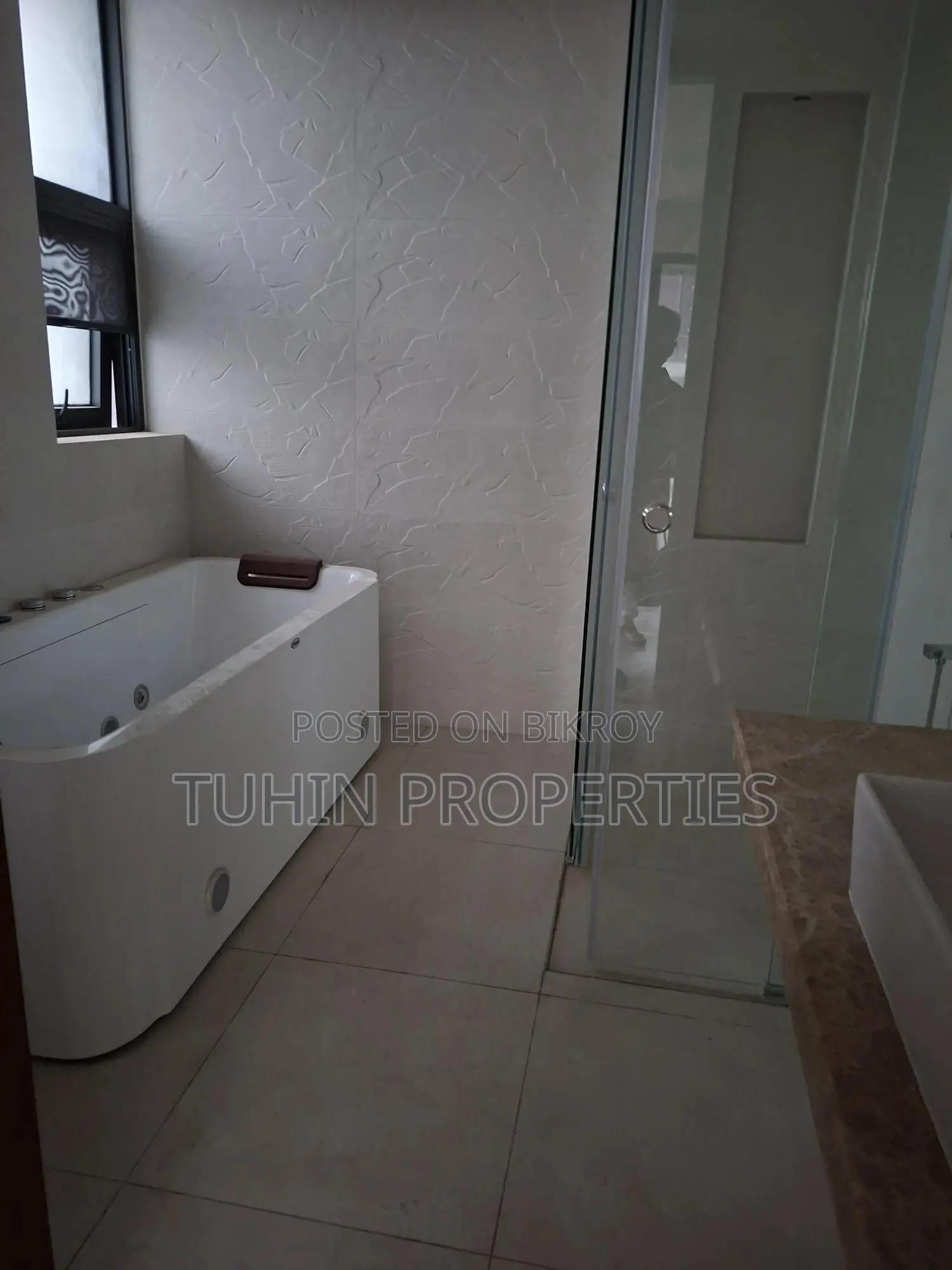 3bdrm Apartment in Baridhara for Rent