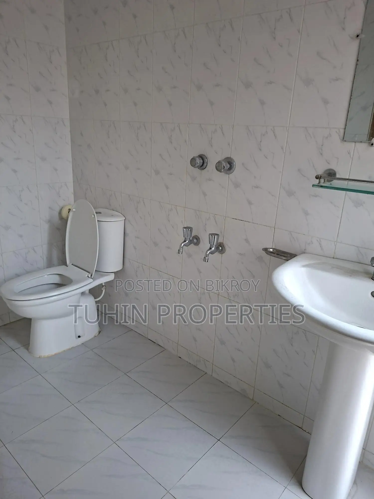 4bdrm Apartment in Uttara for Sale