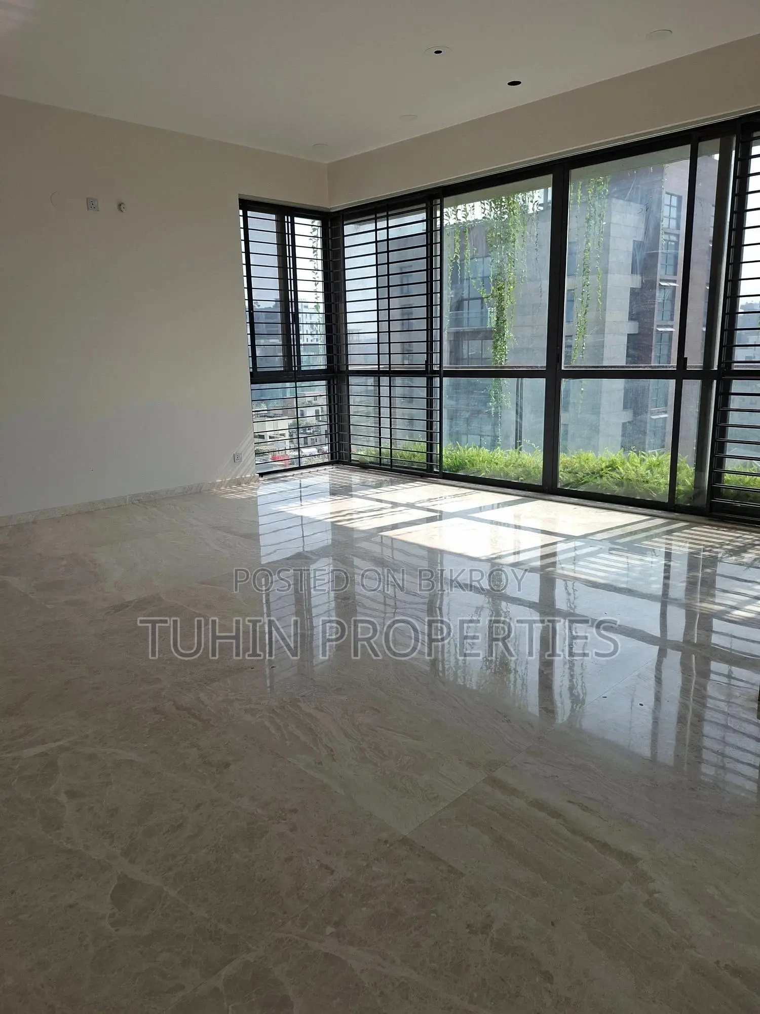 4bdrm Apartment in Gulshan for Sale